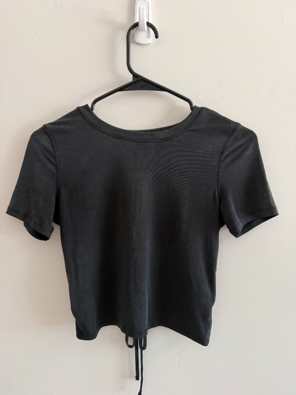 Lululemon Open Up Tie Back Tee Relaxed Fit Black Womens 4 - Super Cute